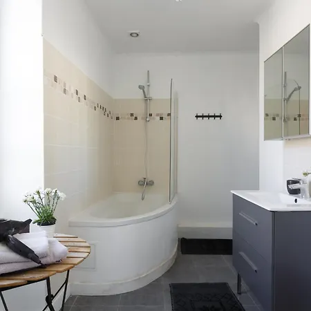 Pensjonat Le Garden - Rando Escalade - Seminaires - Sejour En Famille - Jardin - Parking - Wifi ! Speciale 3*